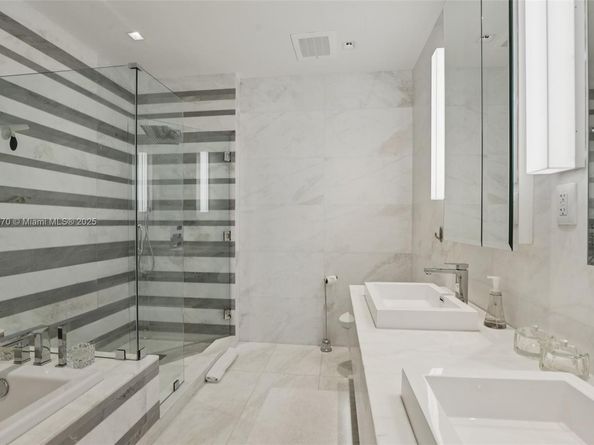 801 S Pointe Dr PH602, Miami Beach FL 33139