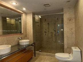 6000 Collins Ave 323, Miami Beach FL 33140