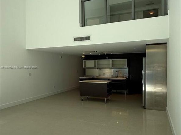 6000 Collins Ave 323, Miami Beach FL 33140