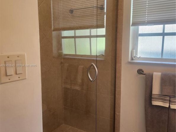 1229 Jefferson St, Hollywood FL 33019