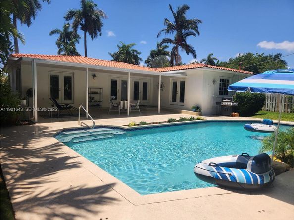 1229 Jefferson St, Hollywood FL 33019