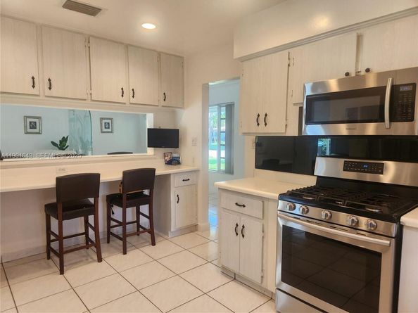 1229 Jefferson St, Hollywood FL 33019