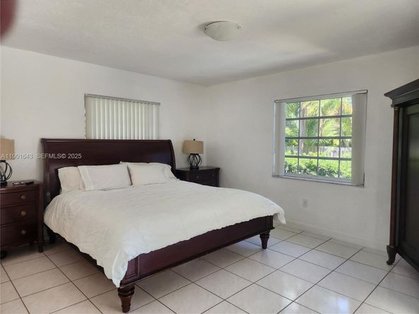 1229 Jefferson St, Hollywood FL 33019