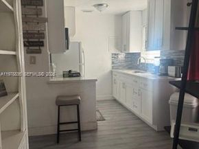 850 NW 84th St, Miami FL 33150