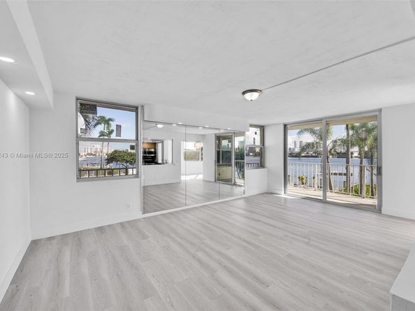 16570 NE 26th Ave 2A, North Miami Beach FL 33160