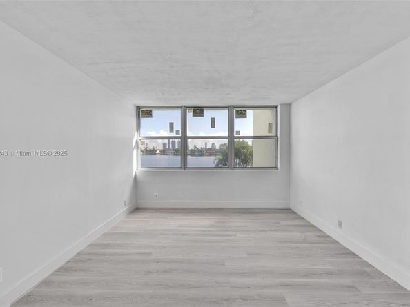 16570 NE 26th Ave 2A, North Miami Beach FL 33160