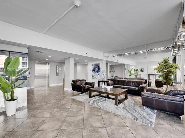 16570 NE 26th Ave 2A, North Miami Beach FL 33160