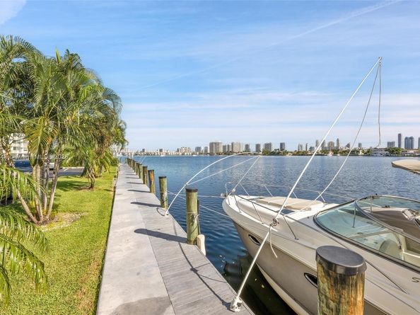 16570 NE 26th Ave 2A, North Miami Beach FL 33160