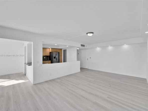 16570 NE 26th Ave 2A, North Miami Beach FL 33160