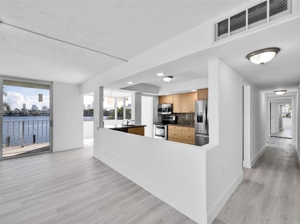 16570 NE 26th Ave 2A, North Miami Beach FL 33160