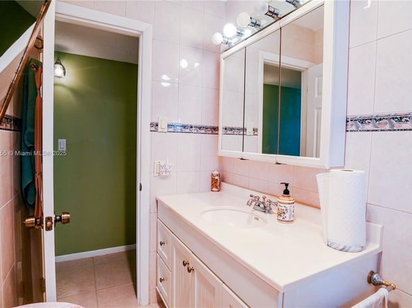 5300 Washington St G230, Hollywood FL 33021