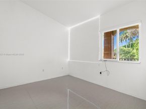 985 NE 34th Ave 202, Homestead FL 33033
