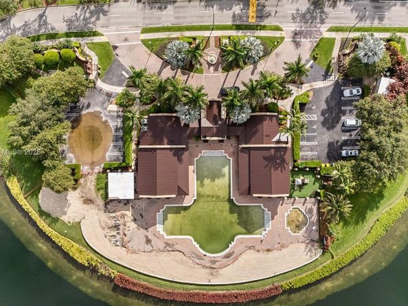 985 NE 34th Ave 202, Homestead FL 33033