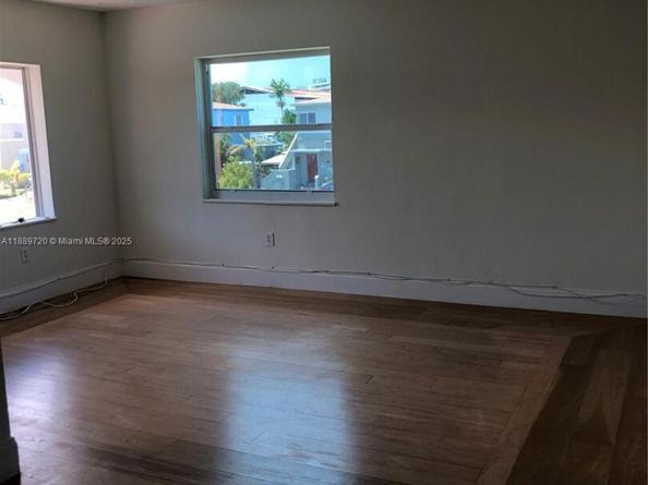 2320 NW 15th St, Miami FL 33125