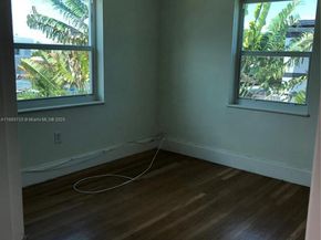 2320 NW 15th St, Miami FL 33125