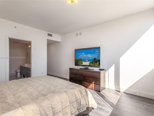 253 NE 2nd St 3203, Miami FL 33132