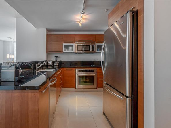 253 NE 2nd St 3203, Miami FL 33132