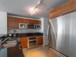 253 NE 2nd St 3203, Miami FL 33132