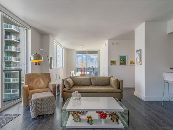 253 NE 2nd St 3203, Miami FL 33132