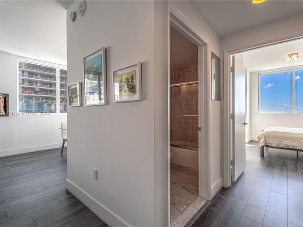 253 NE 2nd St 3203, Miami FL 33132