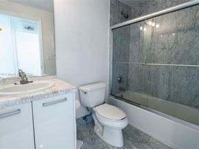 253 NE 2nd St 3203, Miami FL 33132