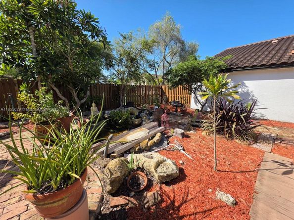 2320 Dover, Weston FL 33326