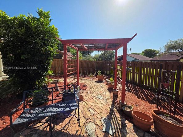 2320 Dover, Weston FL 33326