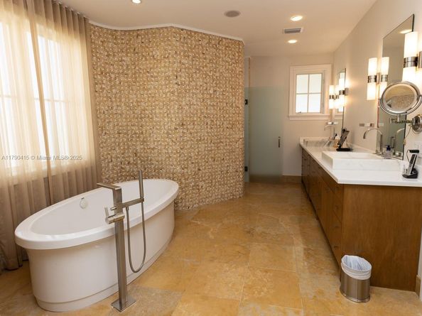 Undisclosed Address #A11790415, Coral Gables FL 33143