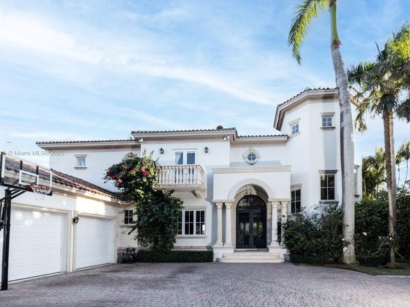 Undisclosed Address #A11790415, Coral Gables FL 33143