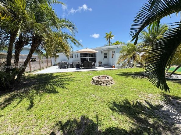 3820 SW 47th Ave, West Park FL 33023