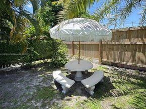 3820 SW 47th Ave, West Park FL 33023