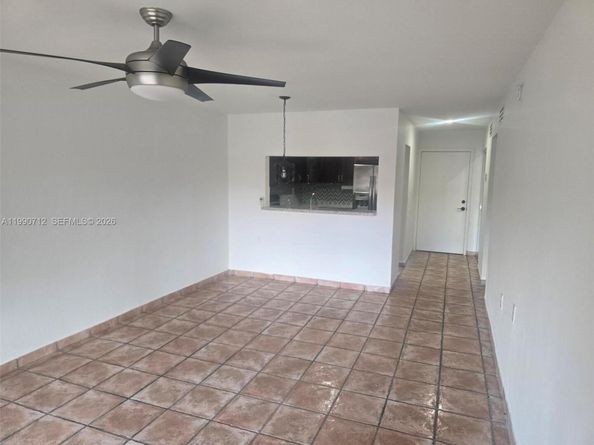 11275 SW 88th St 203K, Miami FL 33176