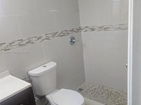 11275 SW 88th St 203K, Miami FL 33176
