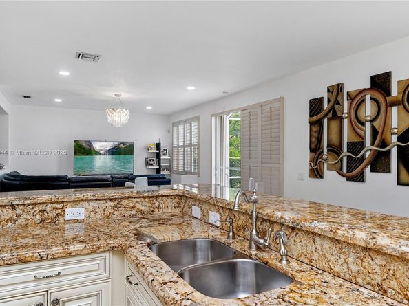4491 Foxtail Ln, Weston FL 33331
