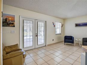 7306 NW 1st Mnr, Plantation FL 33317