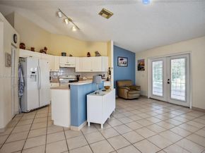 7306 NW 1st Mnr, Plantation FL 33317