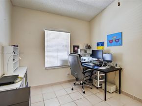 7306 NW 1st Mnr, Plantation FL 33317
