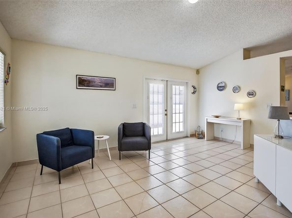 7306 NW 1st Mnr, Plantation FL 33317
