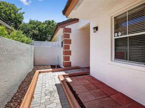 7306 NW 1st Mnr, Plantation FL 33317