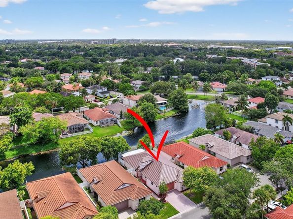 7306 NW 1st Mnr, Plantation FL 33317