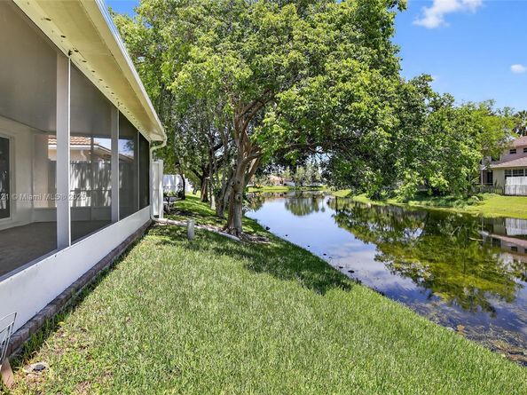 7306 NW 1st Mnr, Plantation FL 33317