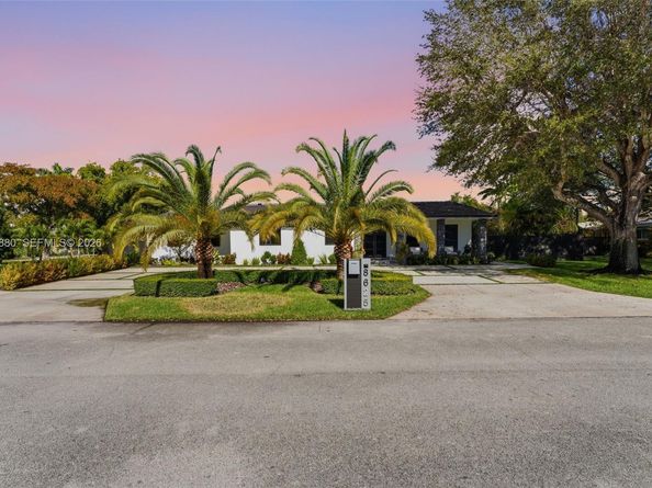 8625 SW 147th St, Palmetto Bay FL 33158