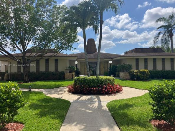 4800 NW 35th St 607, Lauderdale Lakes FL 33319