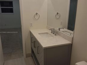 4800 NW 35th St 607, Lauderdale Lakes FL 33319