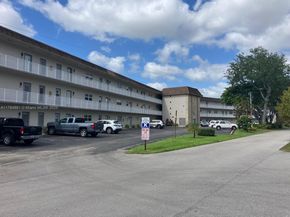 4800 NW 35th St 607, Lauderdale Lakes FL 33319