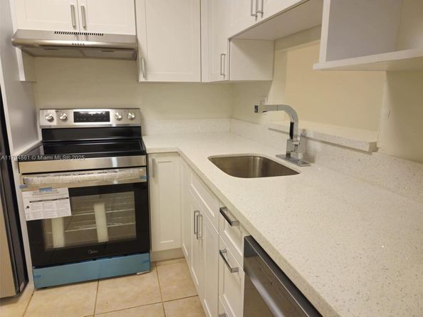 4800 NW 35th St 607, Lauderdale Lakes FL 33319