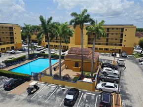 14921 SW 82nd Ln 19508, Miami FL 33193