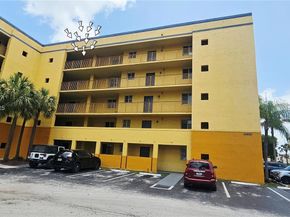 14921 SW 82nd Ln 19508, Miami FL 33193