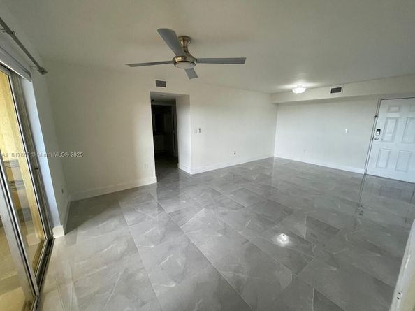 14921 SW 82nd Ln 19508, Miami FL 33193