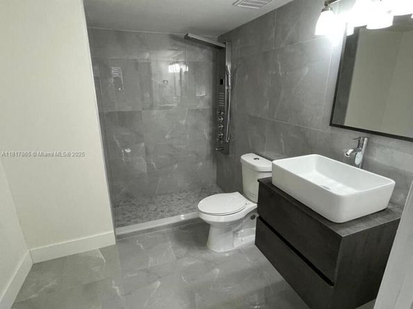 14921 SW 82nd Ln 19508, Miami FL 33193